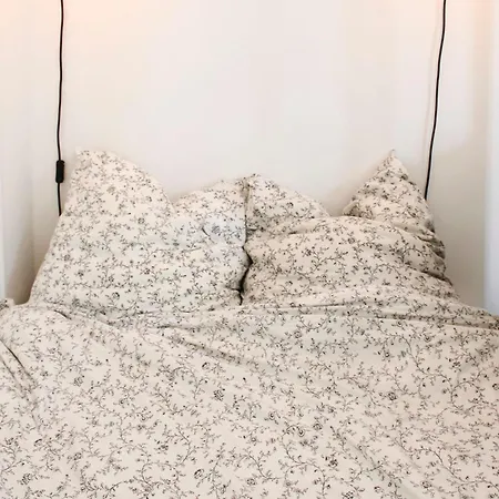 Practical And Pleasant 20 M Apartment Montreuil (Seine-Saint-Denis)